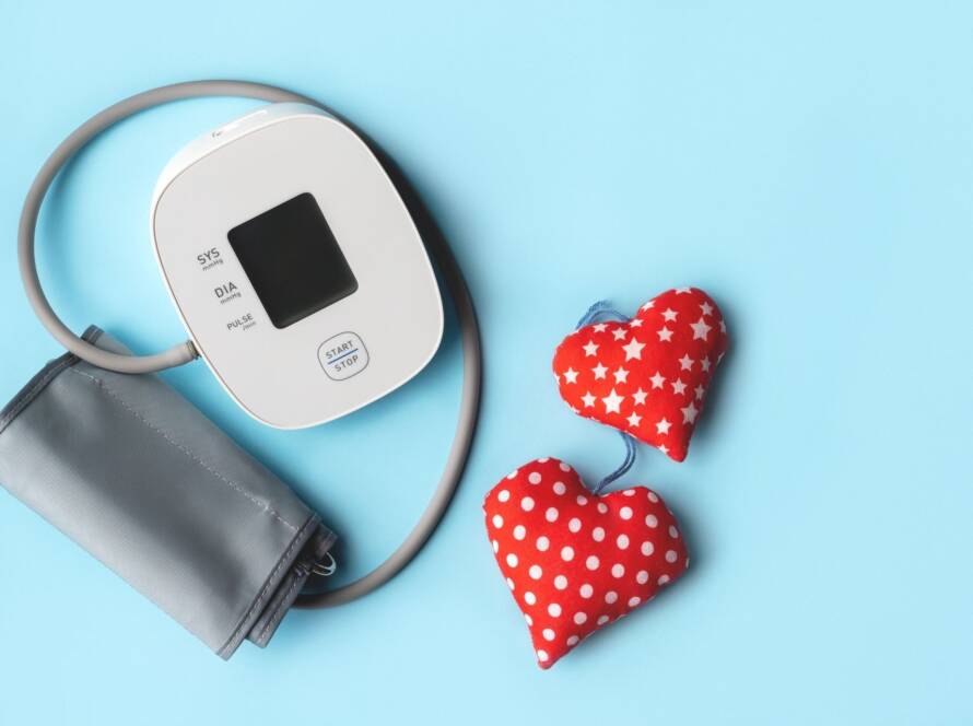 does glucagon increase blood glucose